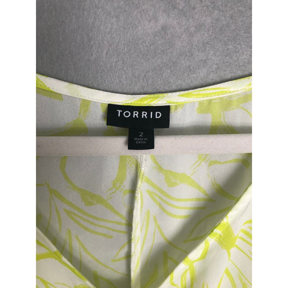 Torrid Flutter Sleeve Top Georgette Twist Surplice Women's Size 2 (18/20) - Picture 4 of 7